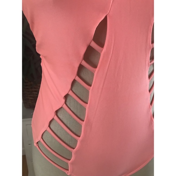 One Piece - Picture 2 of 5